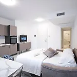 Apartman Saturn *